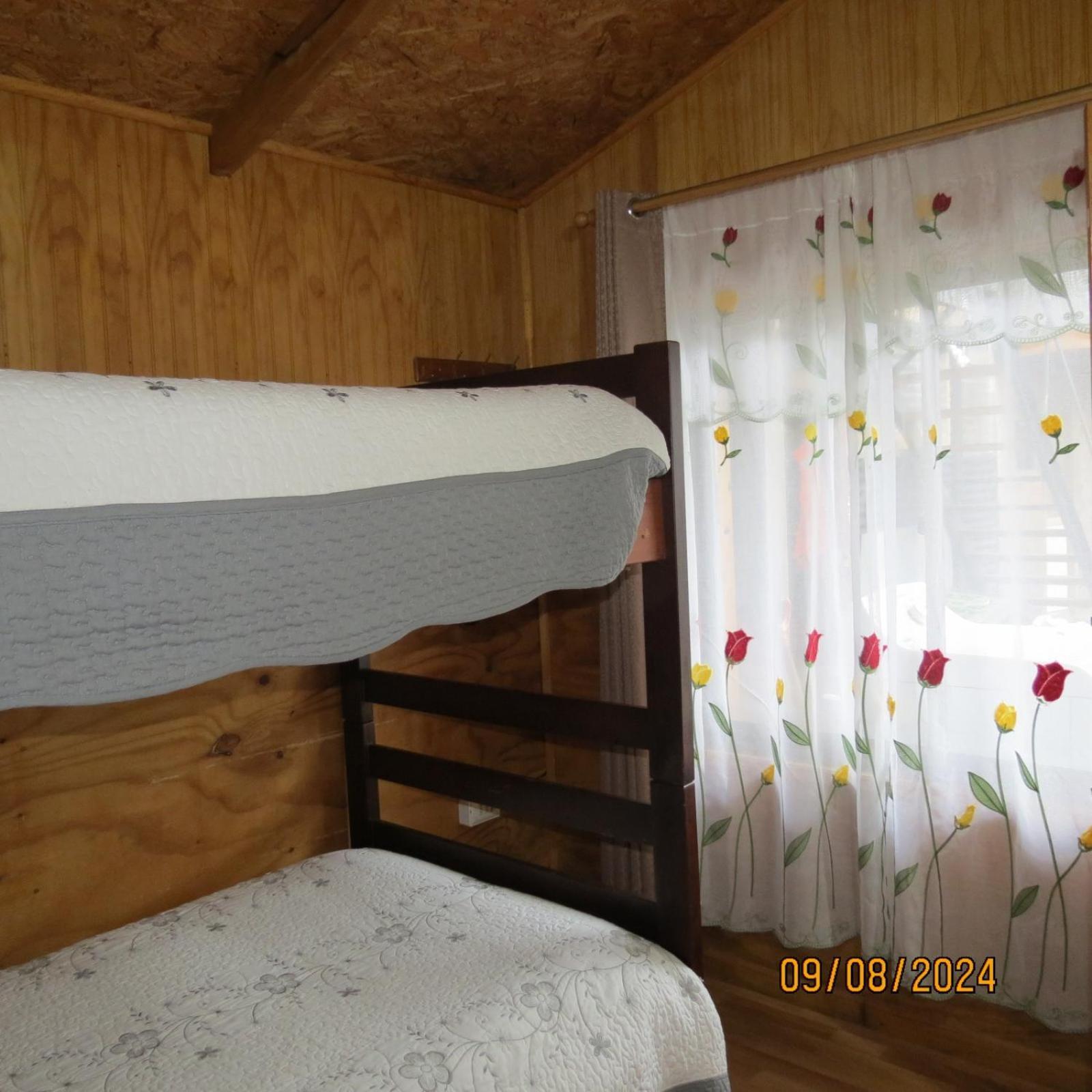 Hostal y Cabañas Ventisquero Puerto Puyuguapi Exterior foto