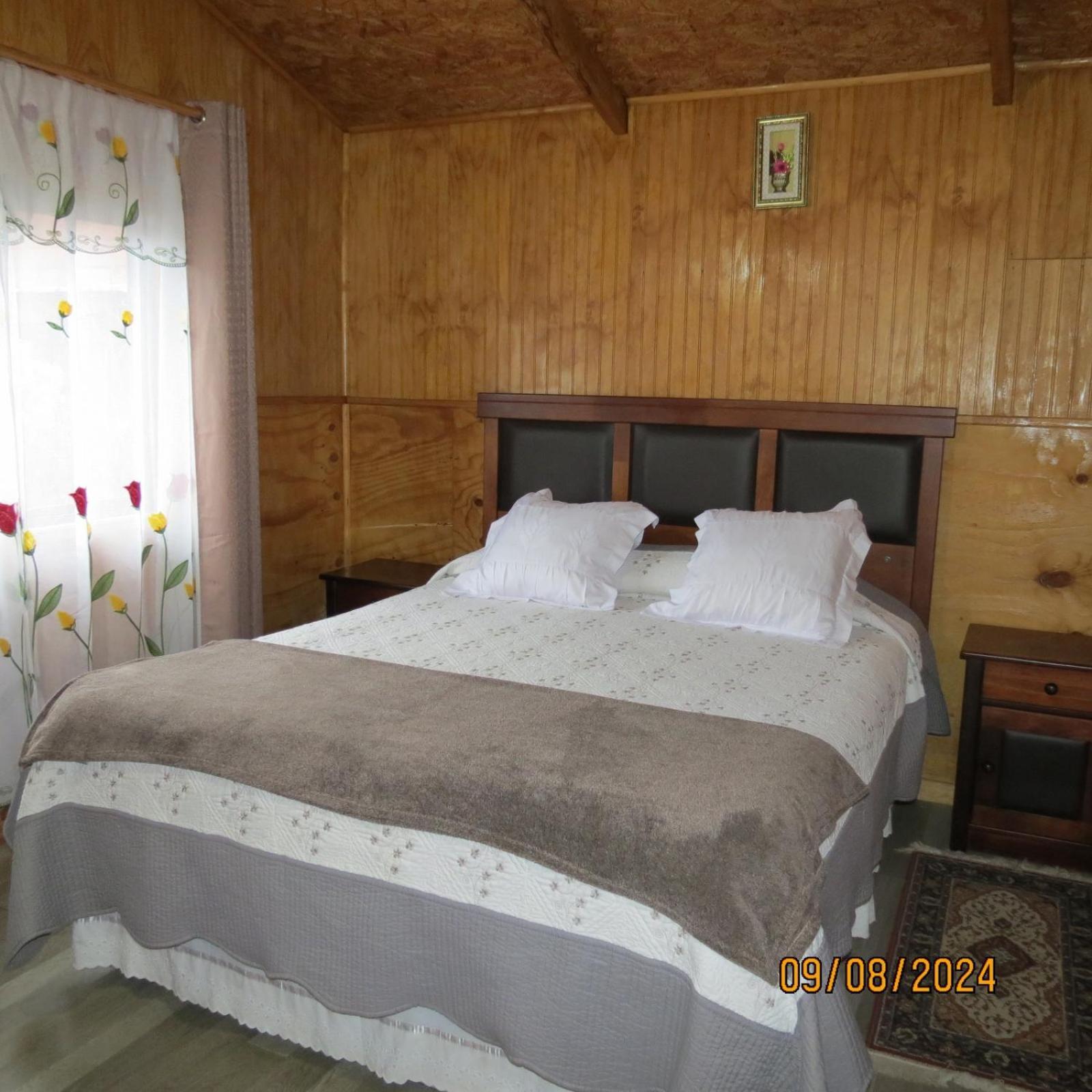 Hostal y Cabañas Ventisquero Puerto Puyuguapi Exterior foto