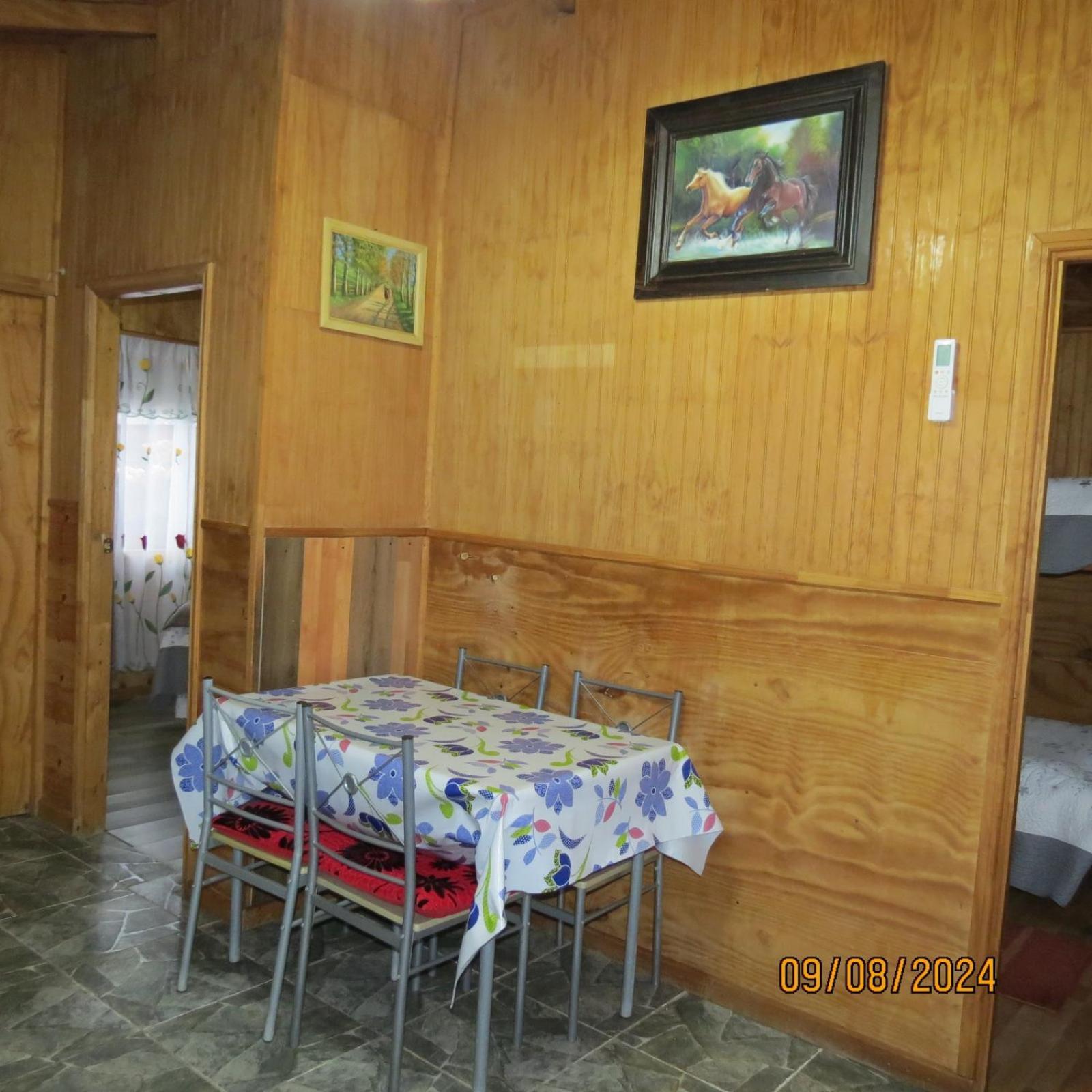 Hostal y Cabañas Ventisquero Puerto Puyuguapi Exterior foto